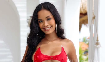 Putri Cinta Little Red Fantasy