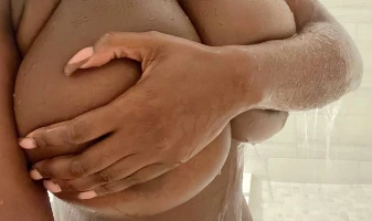 Ellie Nude In Shower