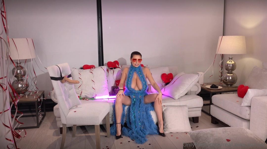 Ewa Sonnet Valentines Day Busty Special