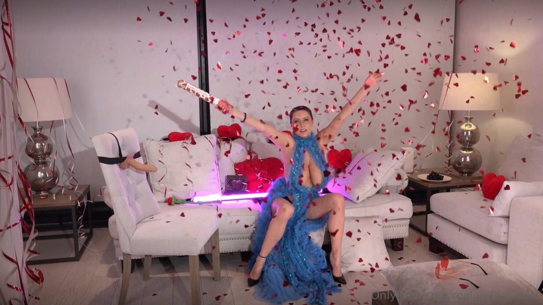 Ewa Sonnet Valentines Day Busty Special