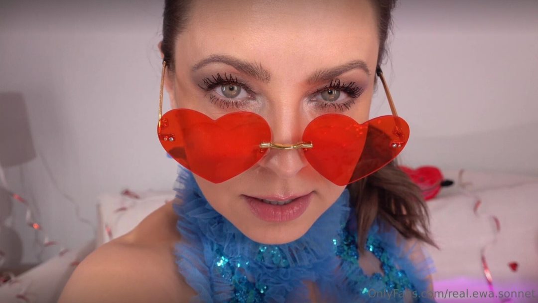 Ewa Sonnet Valentines Day Busty Special