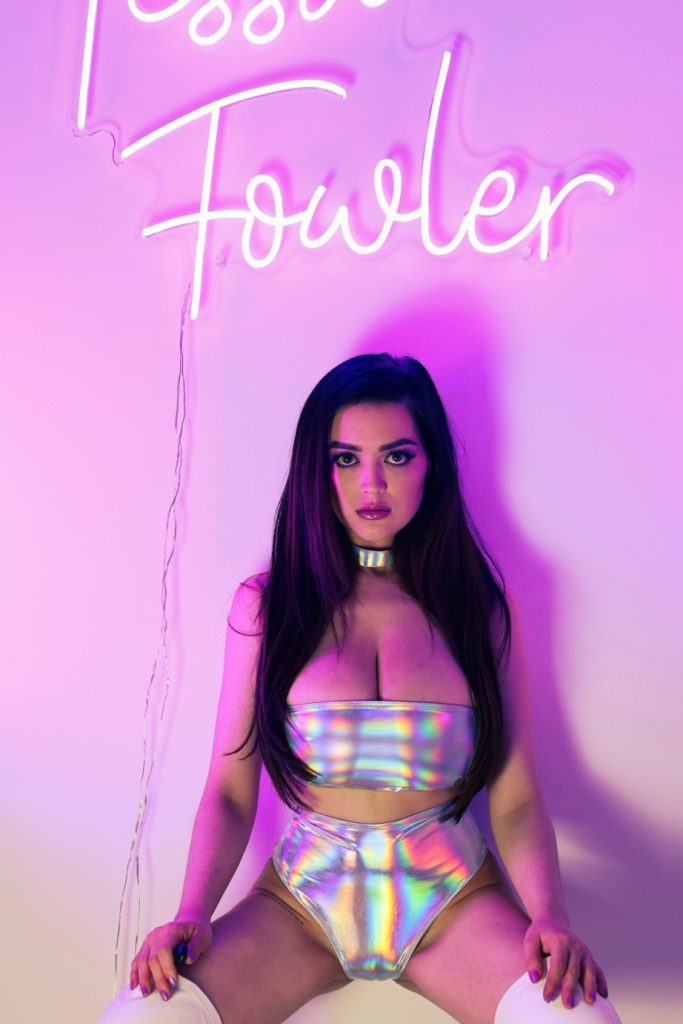 Tessa Fowler Holographic 01